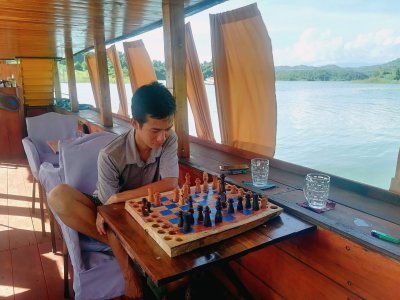 Games at disposal: chess, draughts, dominos, UNO, etc.