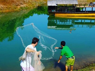Learn the local technic of fishing